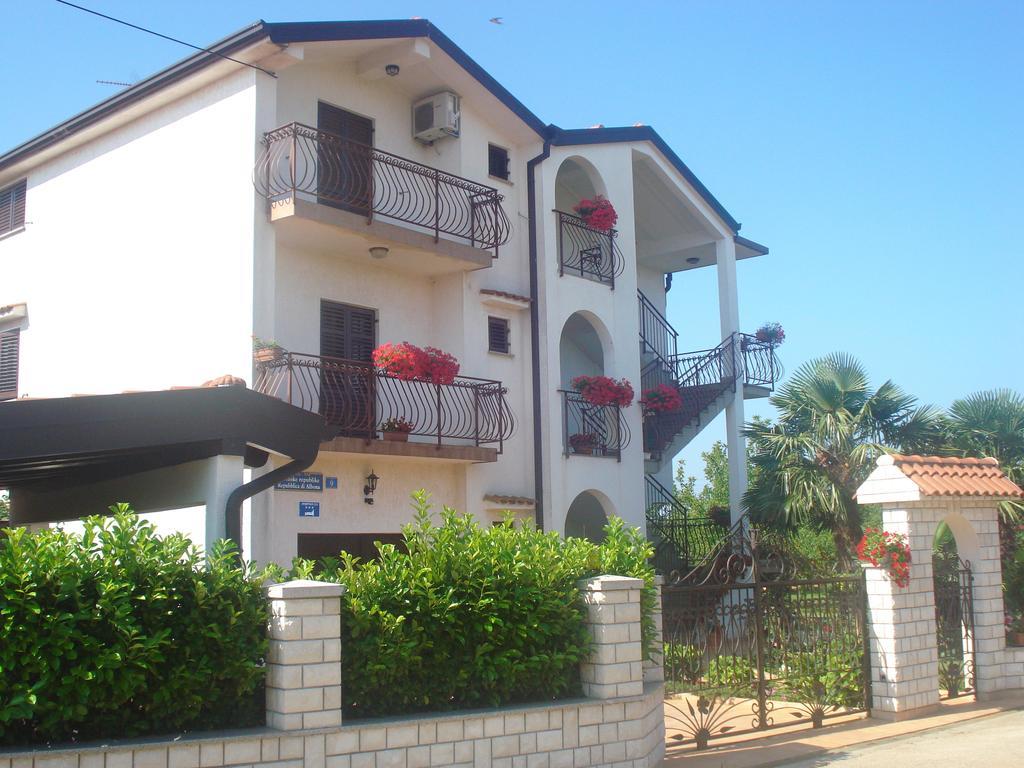 Apartments Jasna Umago Esterno foto